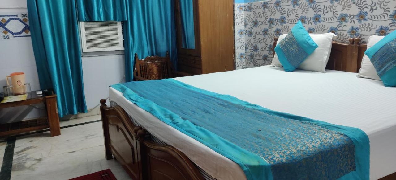 Hotel Royal Inn New Delhi Exterior photo