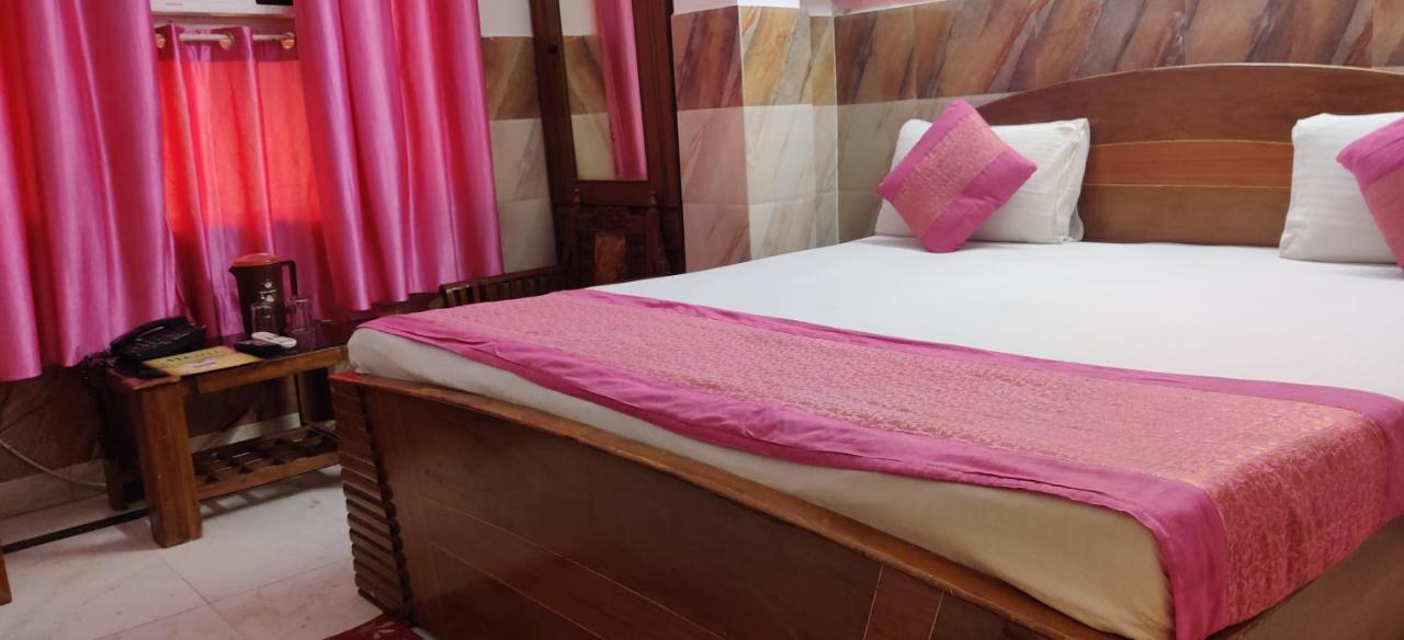 Hotel Royal Inn New Delhi Exterior photo