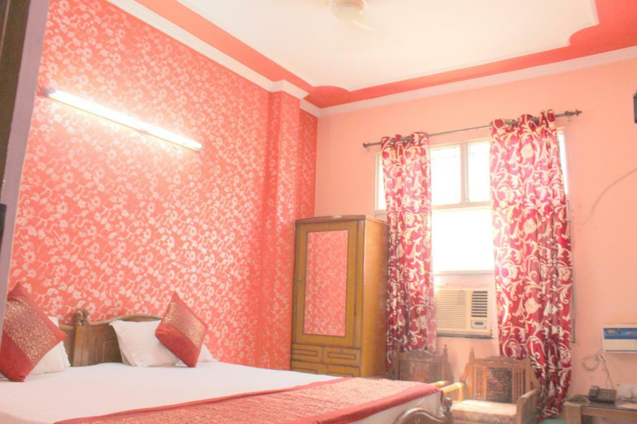 Hotel Royal Inn New Delhi Exterior photo